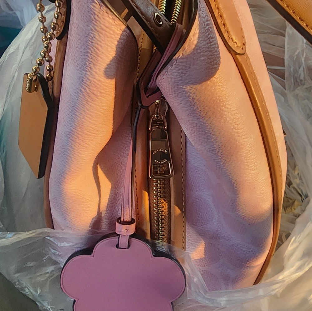 Erin Shoulder Bag In Signature Canvas With Charms - Picture 5 of 10